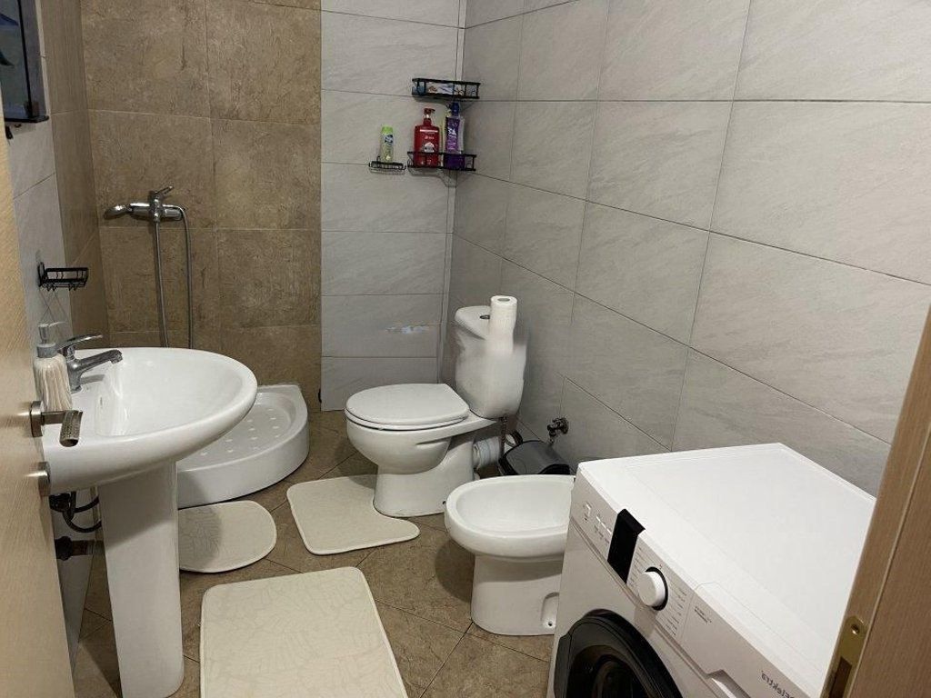 Apartament 2+1 me Qira pranë Hotel Marinaj, Unaza e Re!