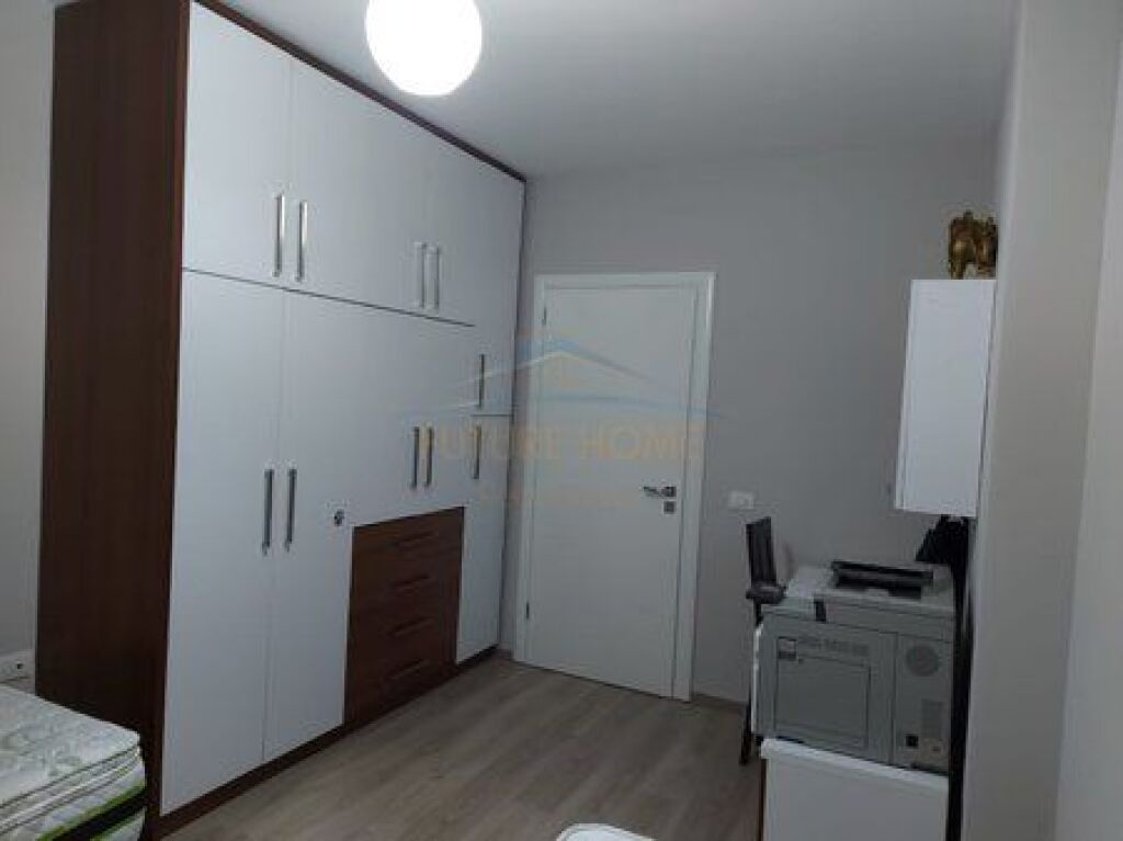 In vendita, Appartamento 2+1+2, Via 5 Maji, Tirana.