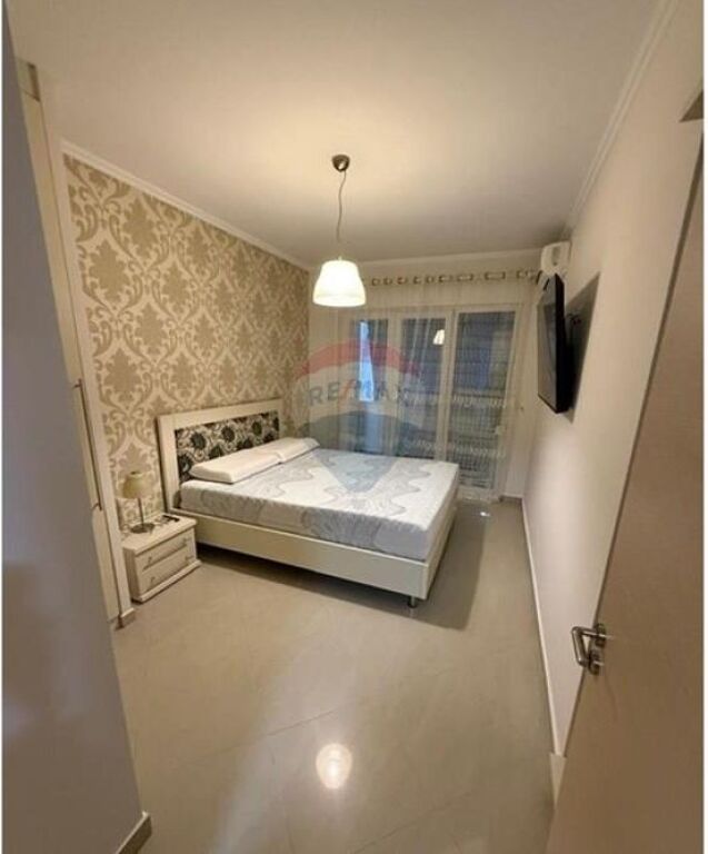 Apartament 2+1+2 me qera tek 21 Dhjetori Kontakti