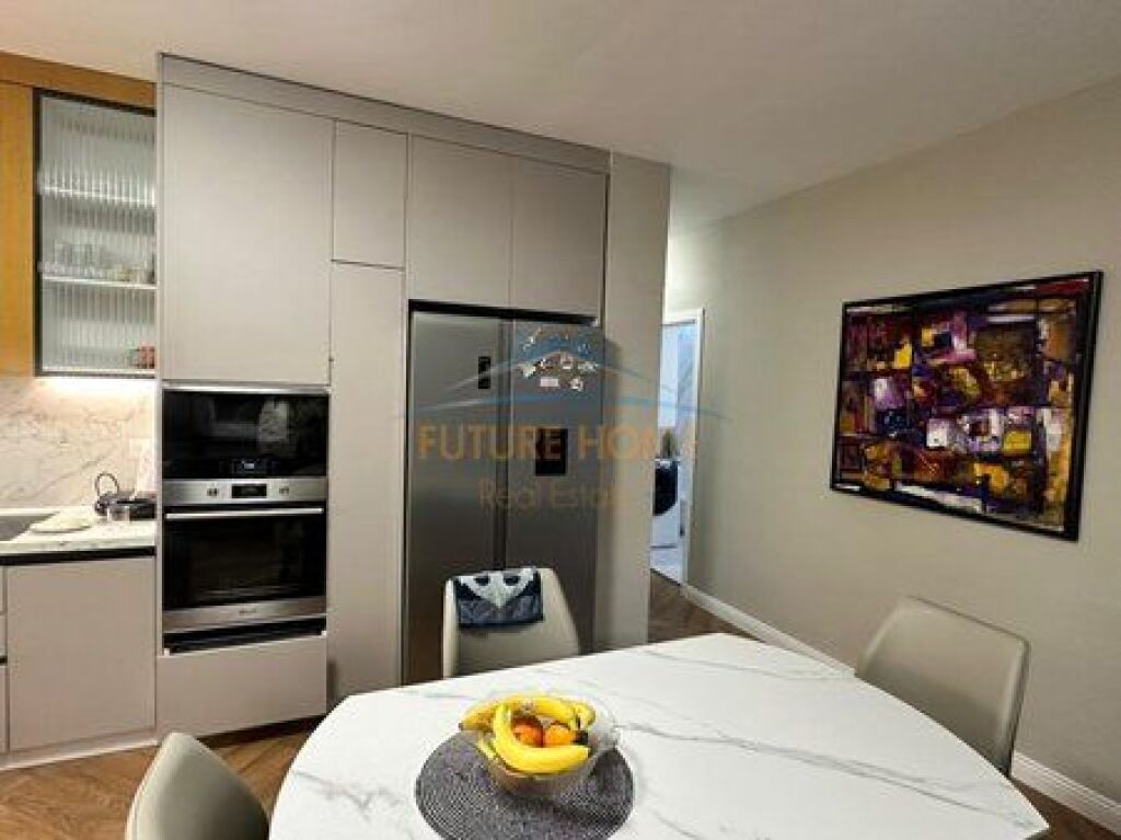 Shitet,Apartament 2+1,Rruga e Elbasanit,Tiranë