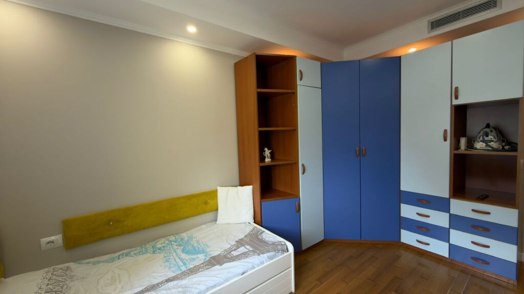 Apartament 2+1 per qira , Liceu Artistik, Stadiumi Air Albania