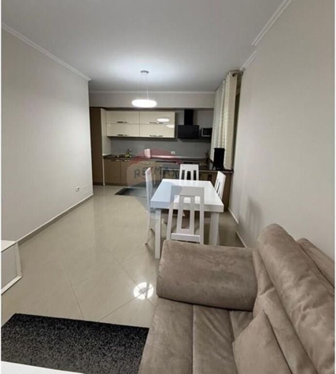 Apartament 2+1+2 me qera tek 21 Dhjetori Kontakti