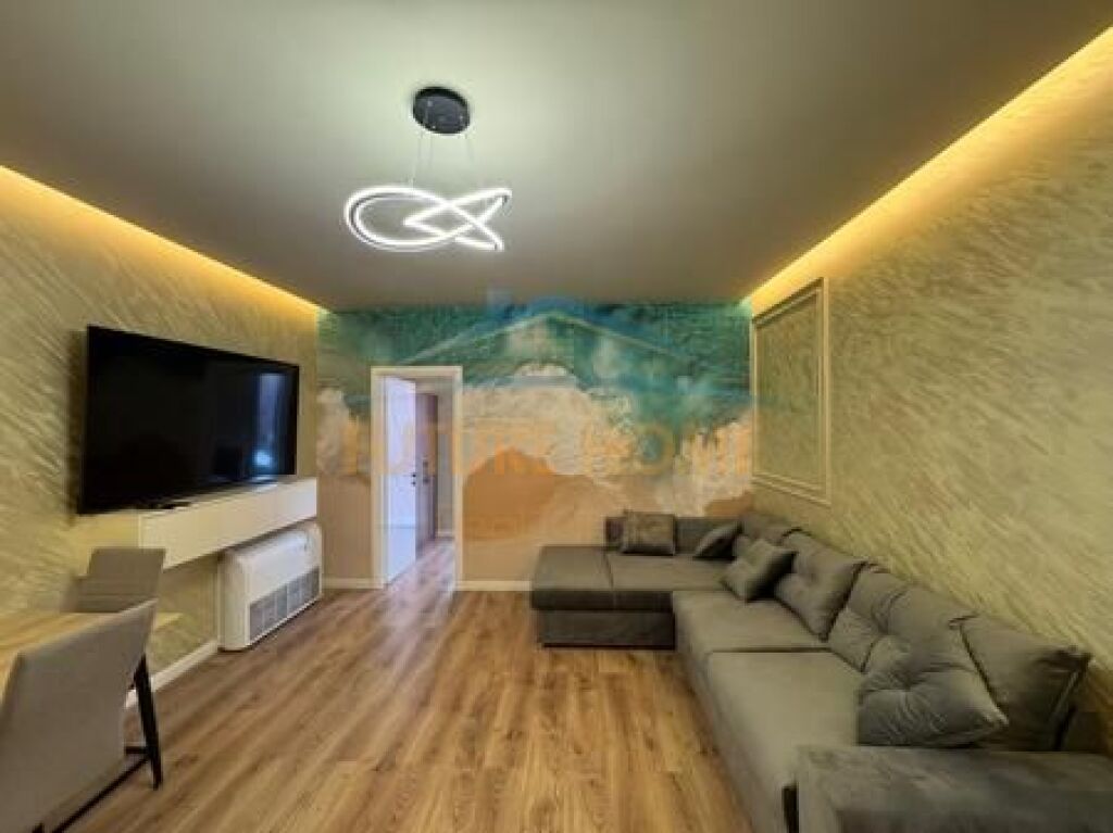 Shitet, Apartament 2+1+2 Poste parkimi, Rose Garden Rezidencë, TEG