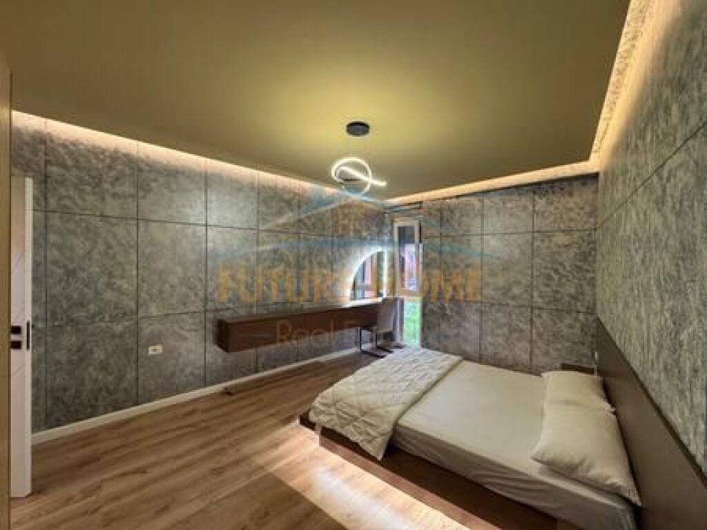 Shitet, Apartament 2+1+2 Poste parkimi, Rose Garden Rezidencë, TEG