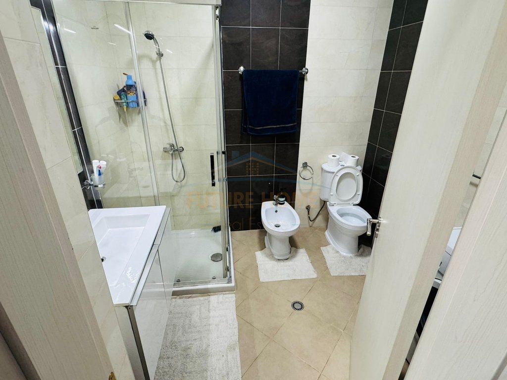 Vendesi in vendita appartamento 1+1+veranda Via albanopoli