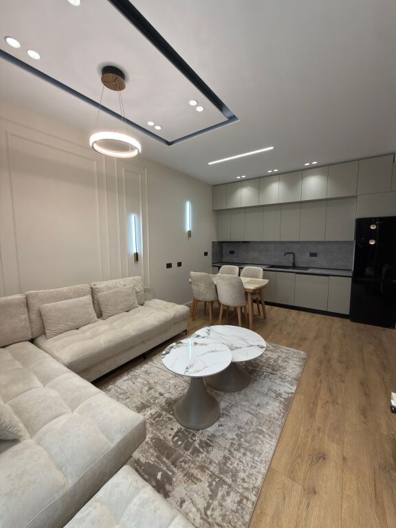 Japim me qira apartament 1+1+ Post Parkimi tek Rruga Faik Konica!