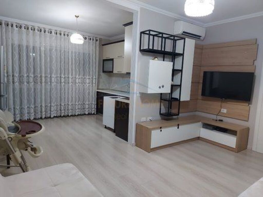 In vendita, Appartamento 2+1+2, Via 5 Maji, Tirana.