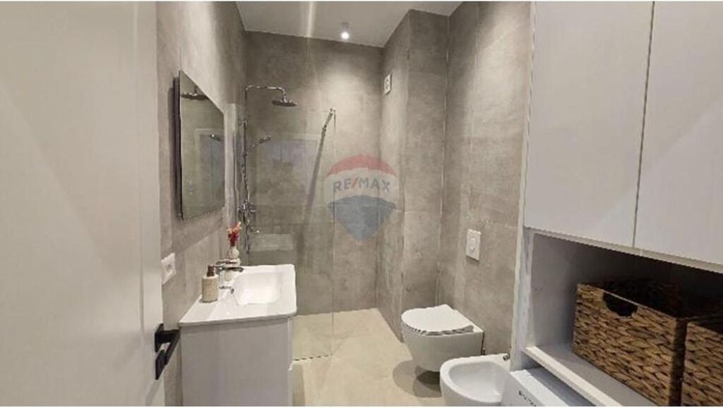 !!!Apartament - Për Qira - Sheshi Skënderbej, Tiranë!!!
