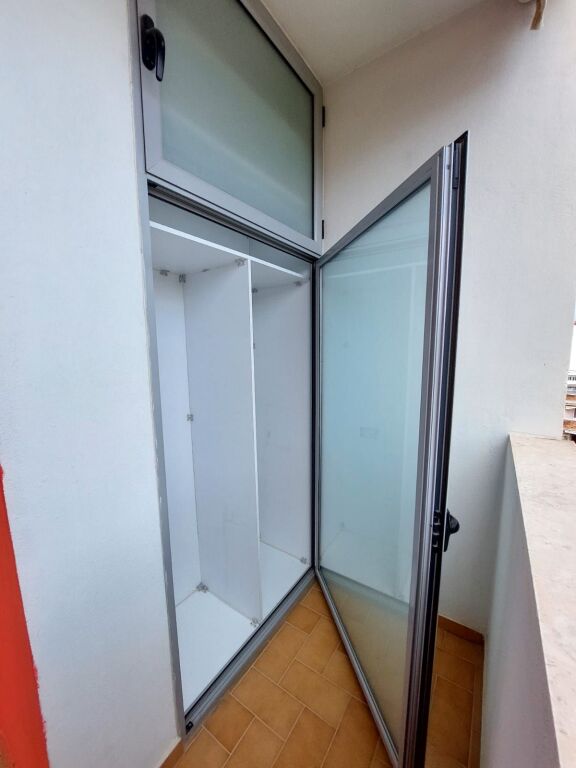 SHITET APARTAMENT 2+1 NE VLORE PRANE BIBLIOTEKES