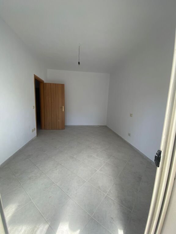 shitet apartament 1+1 ne plazh prane pelikanit!!