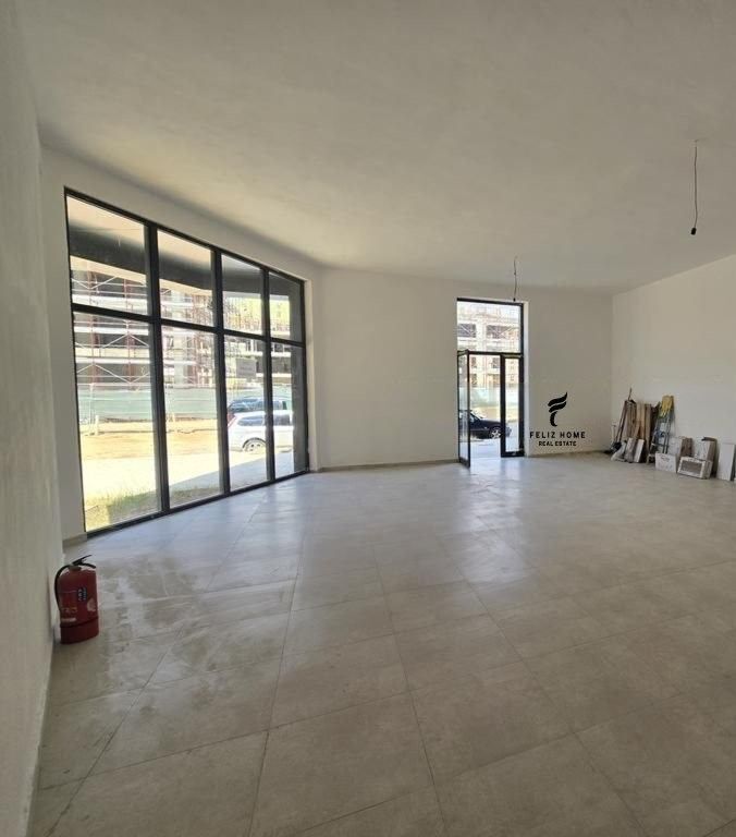 UFFICIO IN AFFITTO 84 M2 NUOVO BOULEVARD 90.000 LEKE FH-66312