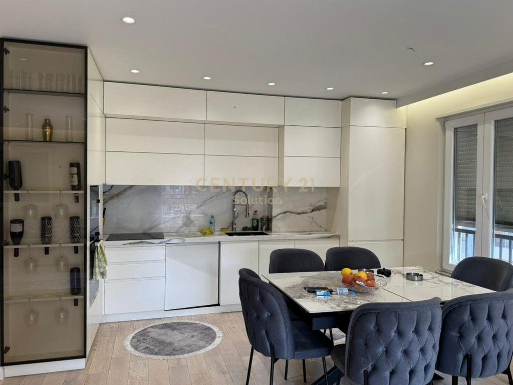 APARTMENT 1+1 possibility to convert to 2+1 FOR SALE AT VILA L -170,000 Euro!