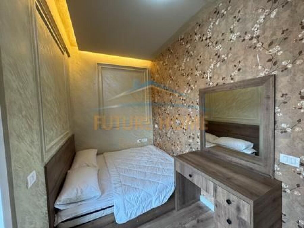 Shitet, Apartament 2+1+2 Poste parkimi, Rose Garden Rezidencë, TEG