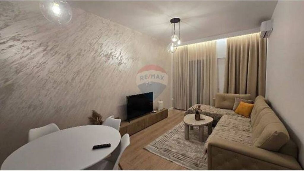 !!!Apartament - Për Qira - Sheshi Skënderbej, Tiranë!!!