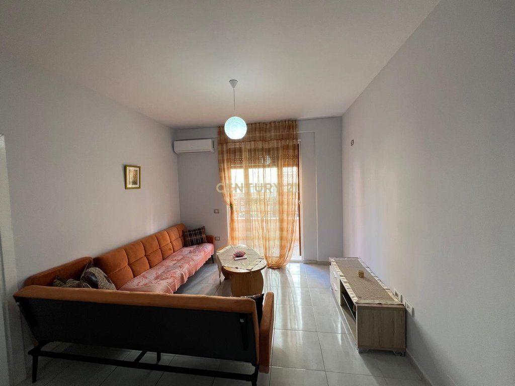 Appartamento 3+1+2 in Affitto a Fresku, Tirana