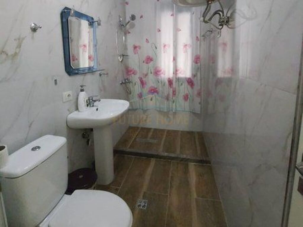 In vendita, Appartamento 2+1+2, Via 5 Maji, Tirana.
