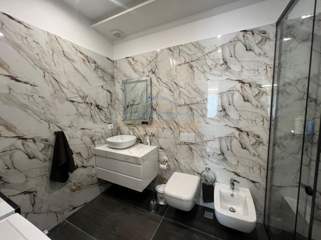 Qera, Apartament 2+1+2+Post Parkimi, Liqeni i Thatë