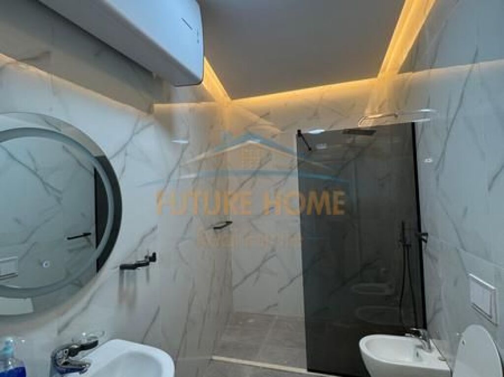 Shitet, Apartament 2+1+2 Poste parkimi, Rose Garden Rezidencë, TEG