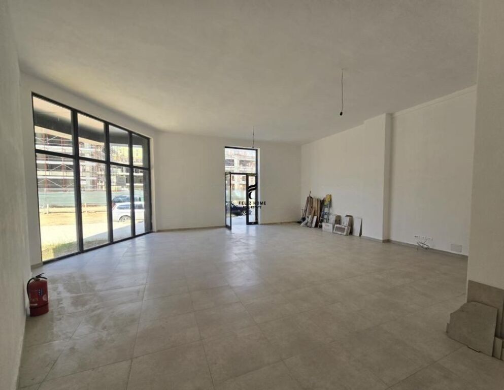NEGOZIO IN AFFITTO 84 M2 NUOVO BOULEVARD 90.000 LEKE FH-66308