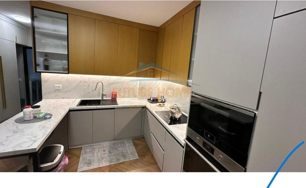 Shitet, Apartament 2+1,Rruga e Elbasanit,Tiranë.