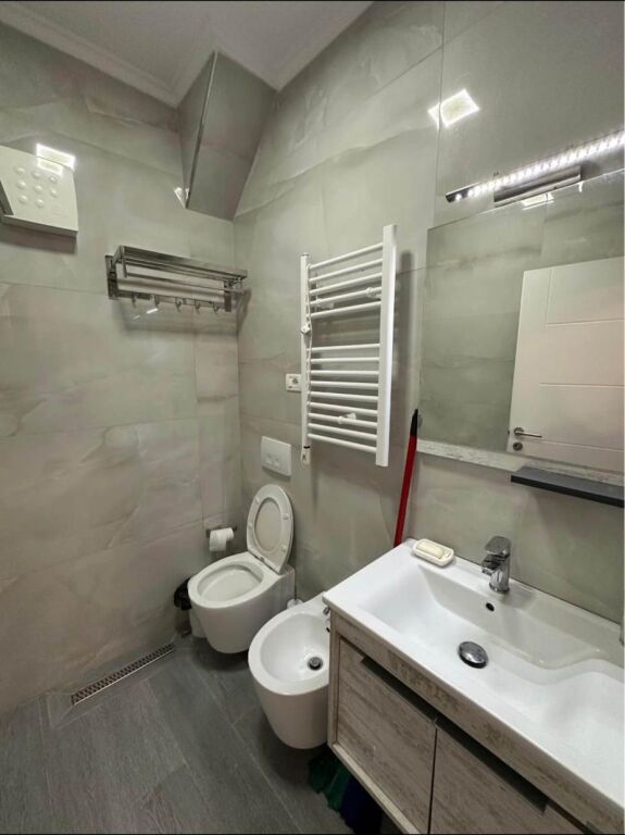 🏡 Jepet me Qera Super Apartament 1+1 tek Brryli
