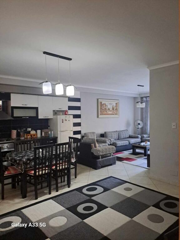 Fresk, jepet me qira apartament 2+1!