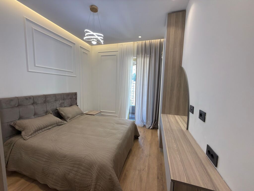Japim me qira apartament 1+1+ Post Parkimi tek Rruga Faik Konica!