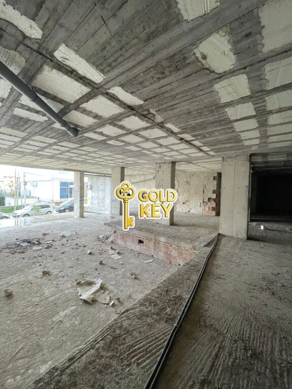 🏢 SHITET OBJEKT (NJËSI) – PRANË SPITALIT