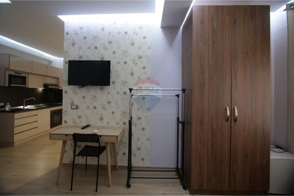 Appartamento - In Affitto - Via delle Barricate, Tirana