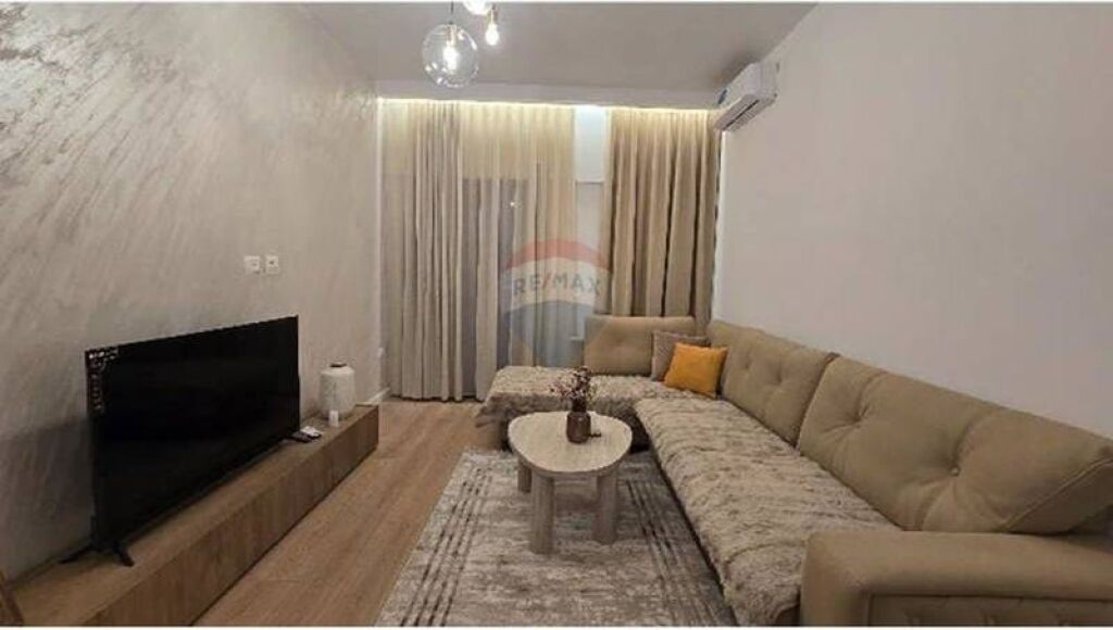 !!!Apartament - Për Qira - Sheshi Skënderbej, Tiranë!!!