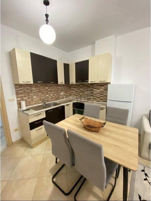 Apartament 2+1 me Qira pranë Hotel Marinaj, Unaza e Re!