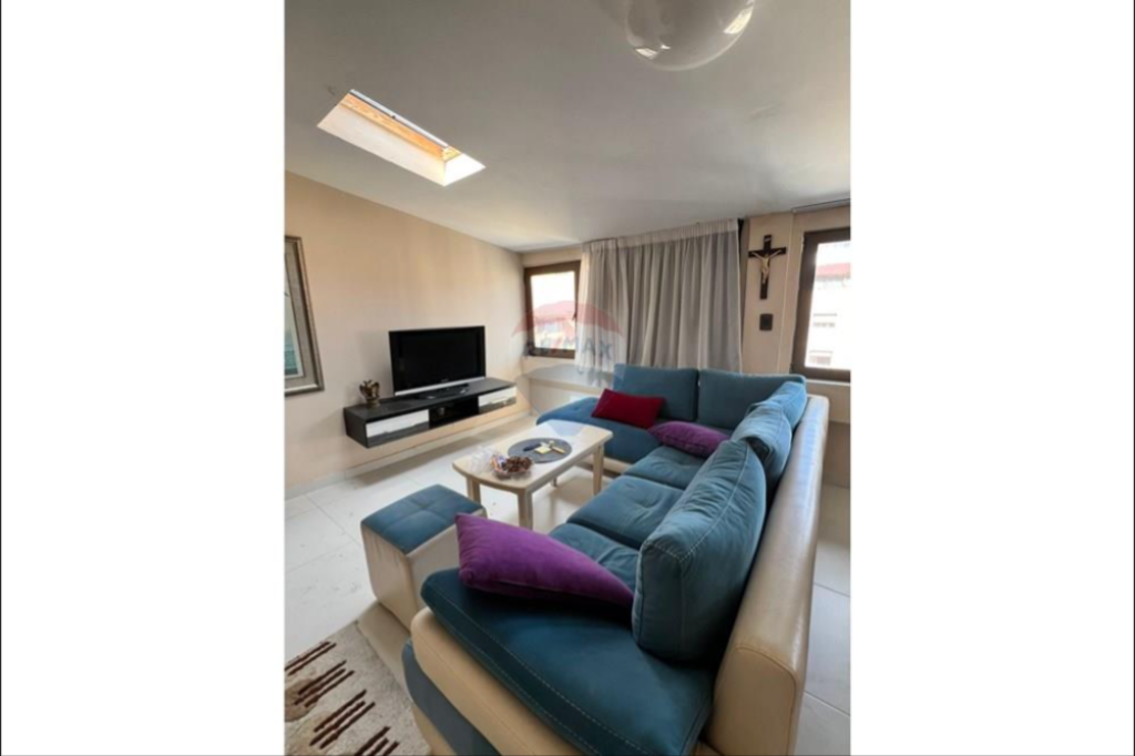 Apartament per shitje 2+1 tek Komuna e Parisit