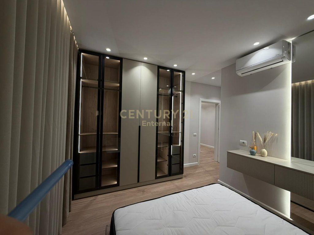 Apartament luksoz 2+1+2 me qira tek Golden Tower, Mine Peza