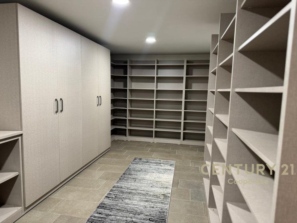SHESIM VILË LUKSOZE NË LONG HILL RESIDENCE 1,600,000 €