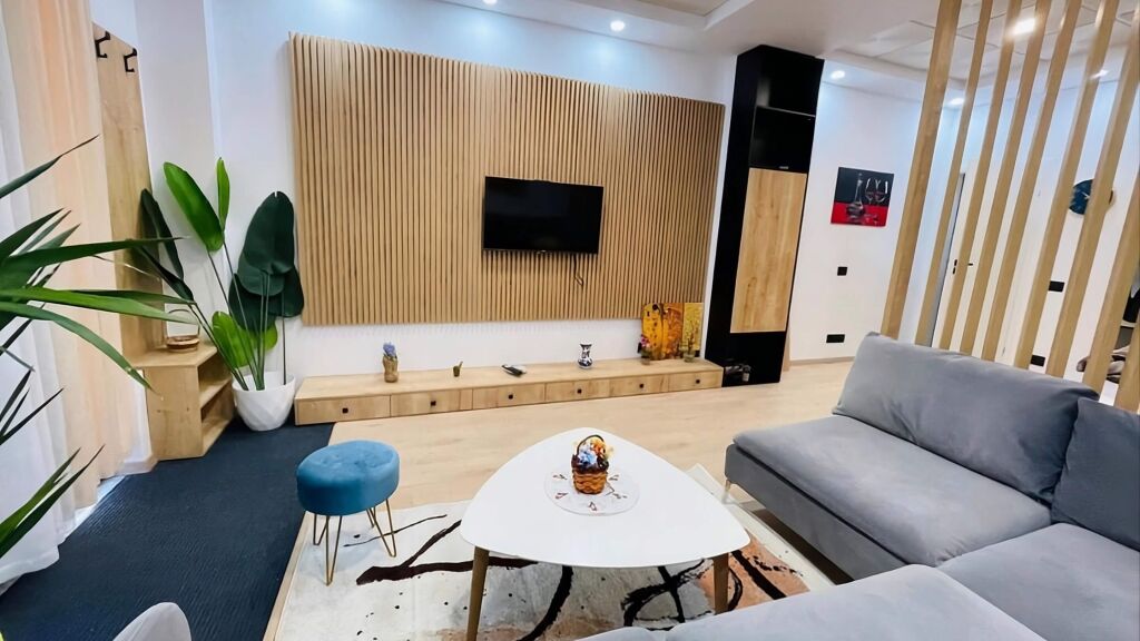 Studio Moderna In Affitto | Completamente Arredata