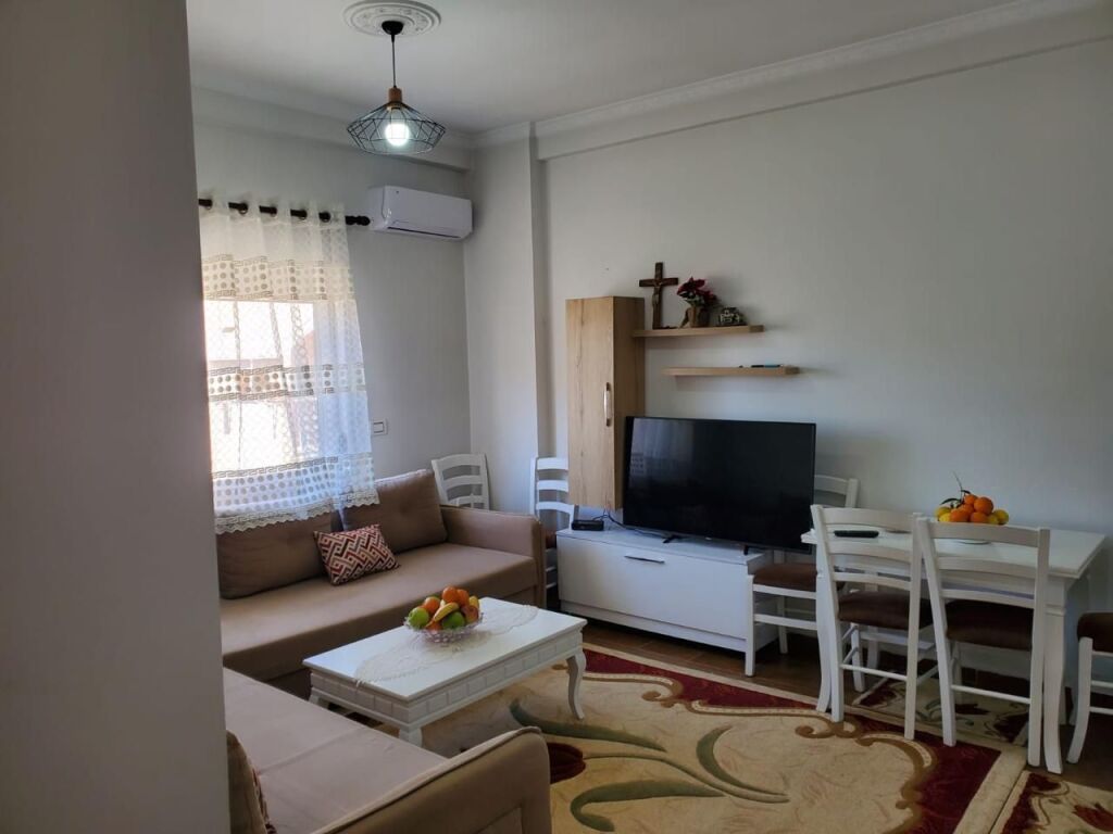 Shitet apartament 1+1 në Yzberisht!