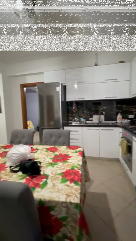 Apartament 3+1, Astir!