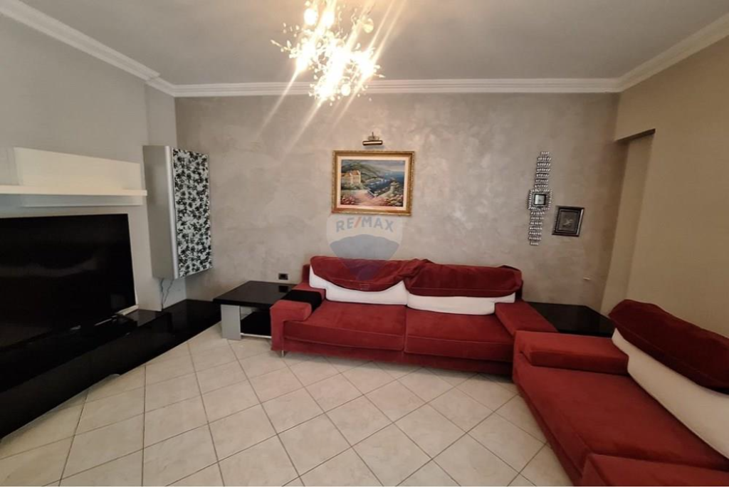 Apartament per shitje 2+1+2 + post parkim ne Laprake