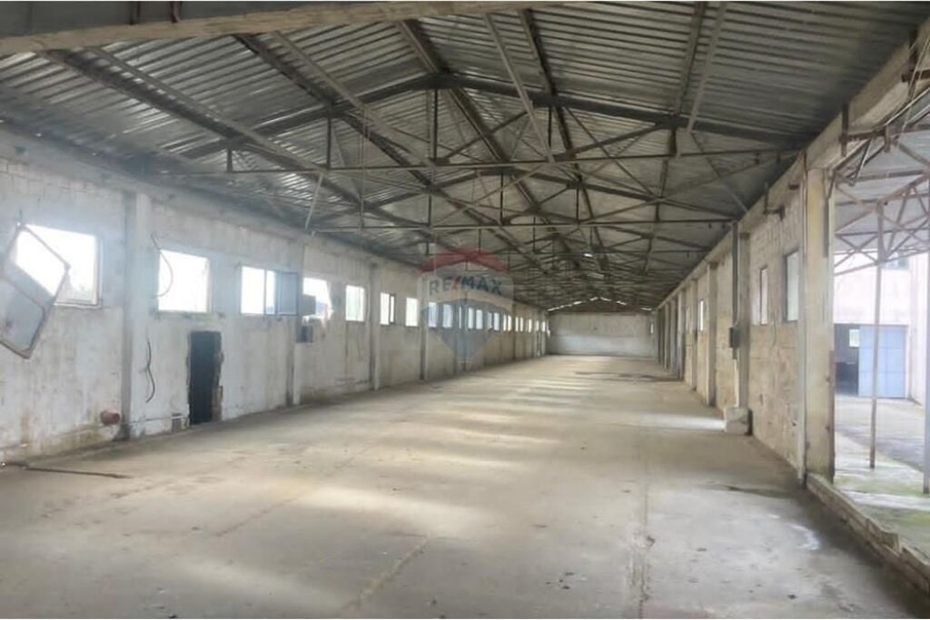 Magazzino/Capannone - In Affitto - Arbanë, Tirana