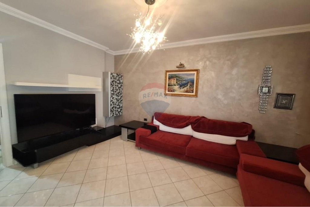 Apartament per shitje 2+1+2 + post parkim ne Laprake