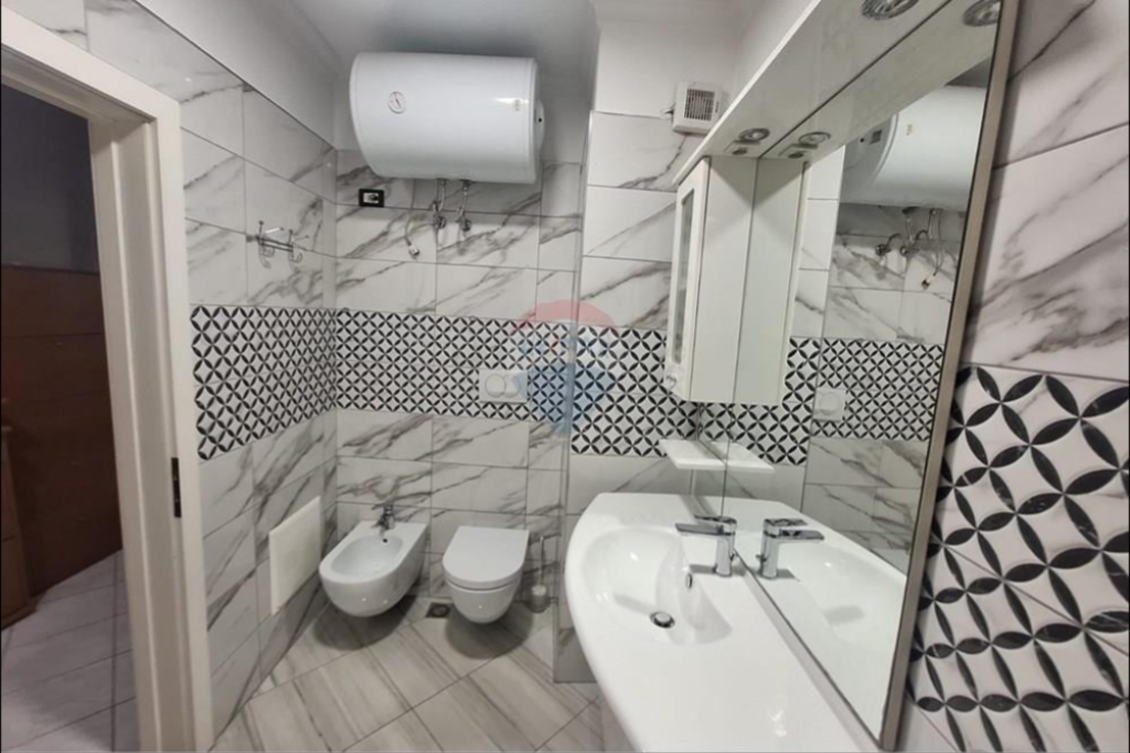 Apartament per shitje 2+1+2 + post parkim ne Laprake