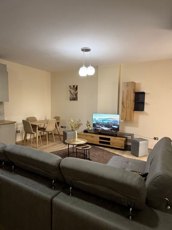 Apartament 1+1 me qira prane Delijorgjit!