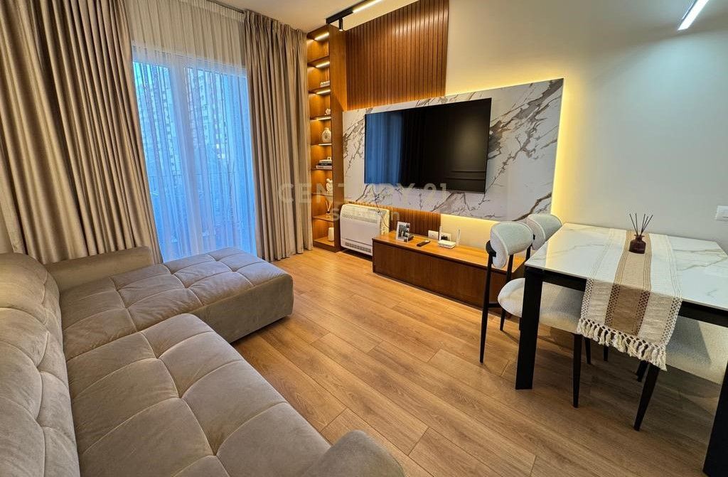 APARTMENT FOR SALE 1+1 NEAR THE BUILDING WITH ARROWS