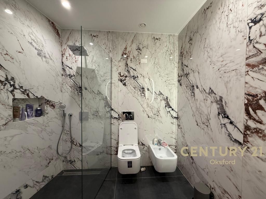 Shesim apartament luksoz, tek Rezidenca Lake View! 750,000 €