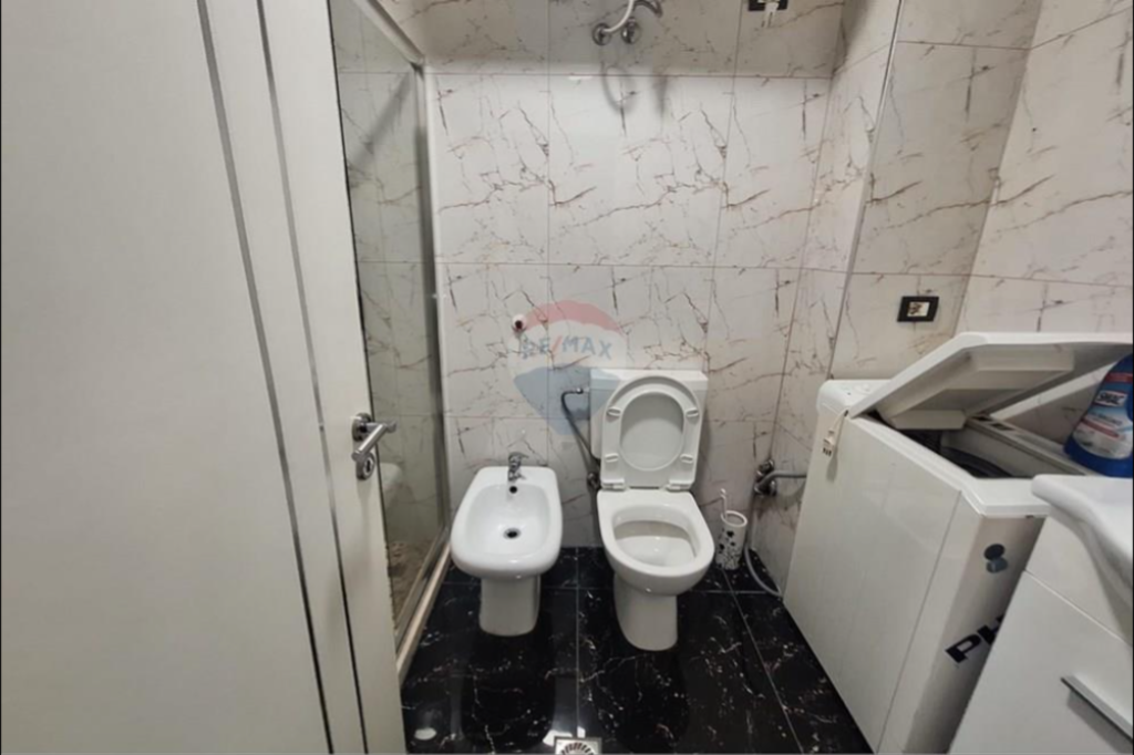 Apartament per shitje 2+1+2 + post parkim ne Laprake