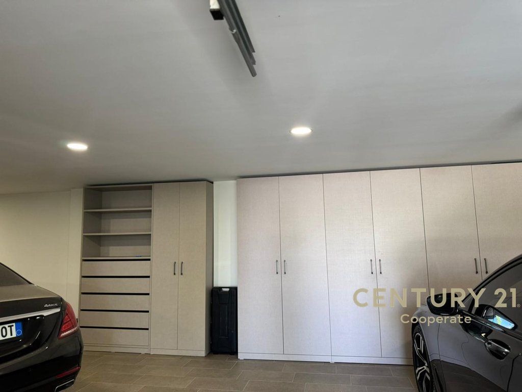 SHESIM VILË LUKSOZE NË LONG HILL RESIDENCE 1,600,000 €