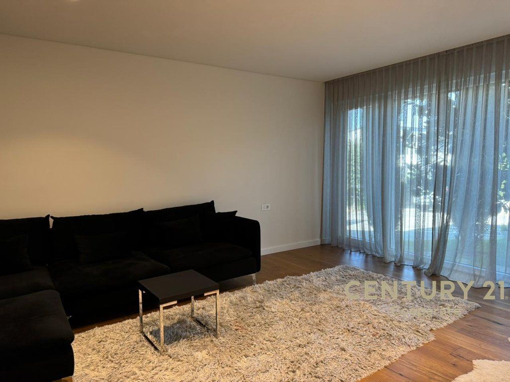 SHESIM VILË LUKSOZE NË LONG HILL RESIDENCE 1,600,000 €