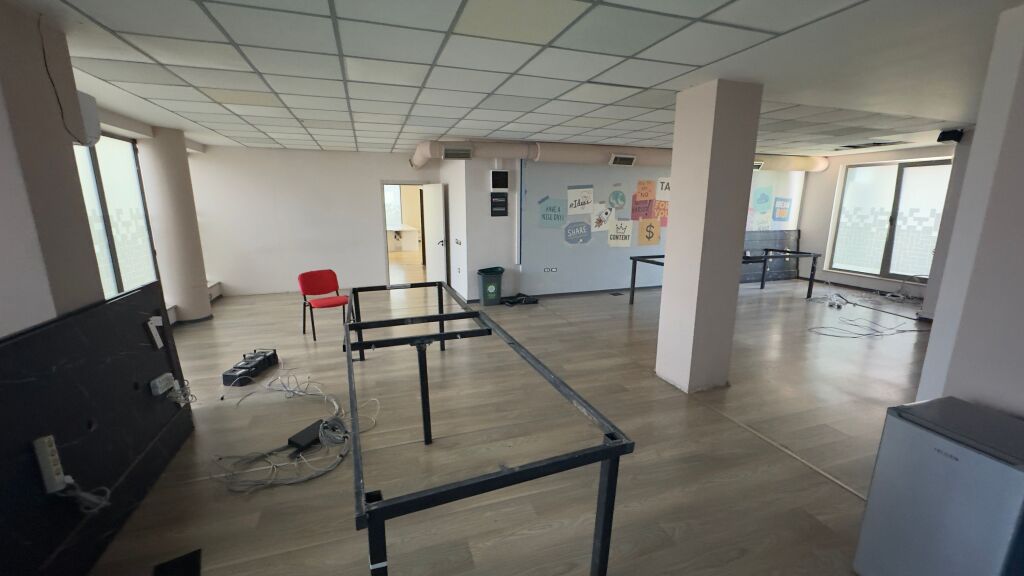 🔥AMBIENTE COMMERCIALE IN AFFITTO NEL CUORE DI TIRANA! 🔥