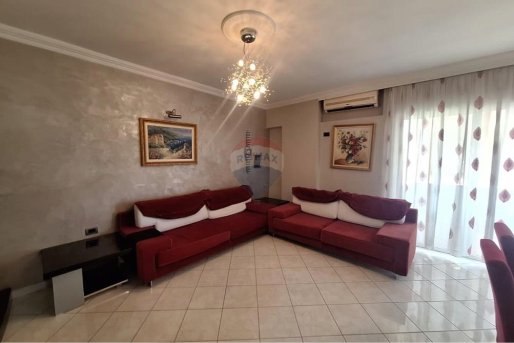 Apartament per shitje 2+1+2 + post parkim ne Laprake