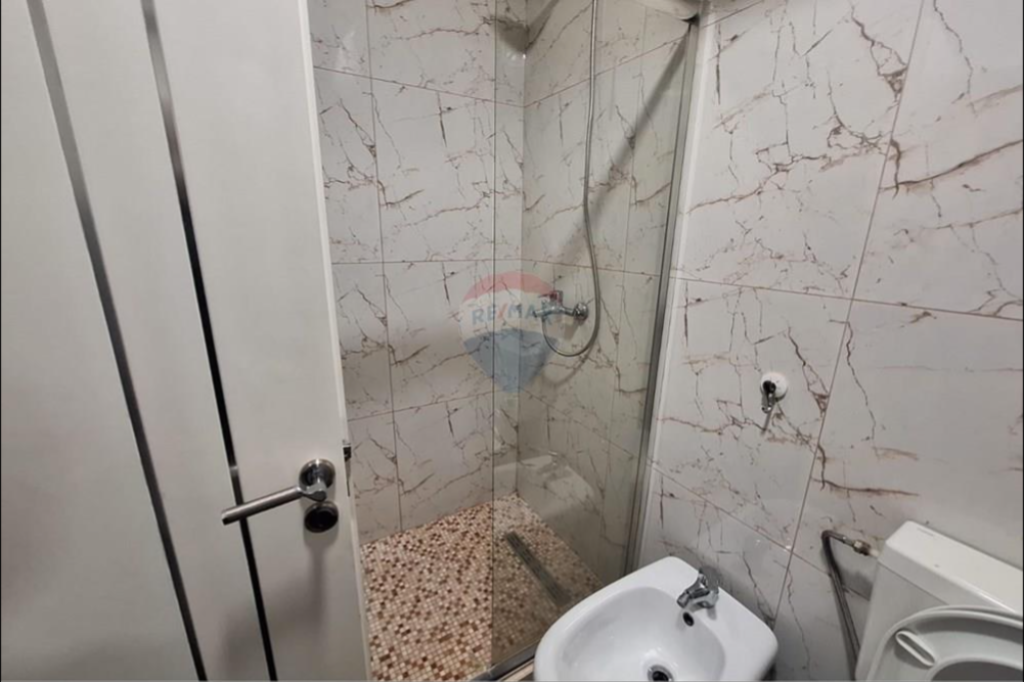 Apartament per shitje 2+1+2 + post parkim ne Laprake
